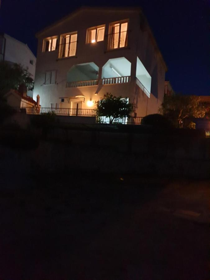 Apartments Zdenka Вінішчє Екстер'єр фото