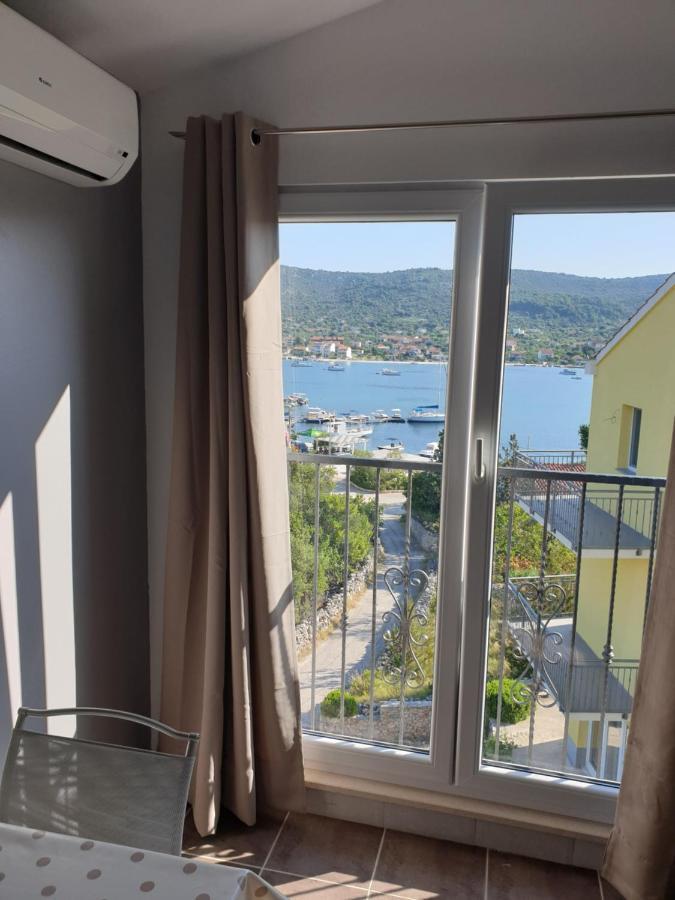Apartments Zdenka Вінішчє Екстер'єр фото
