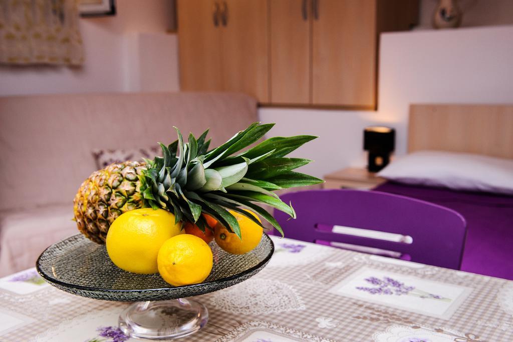 Apartments Zdenka Вінішчє Екстер'єр фото