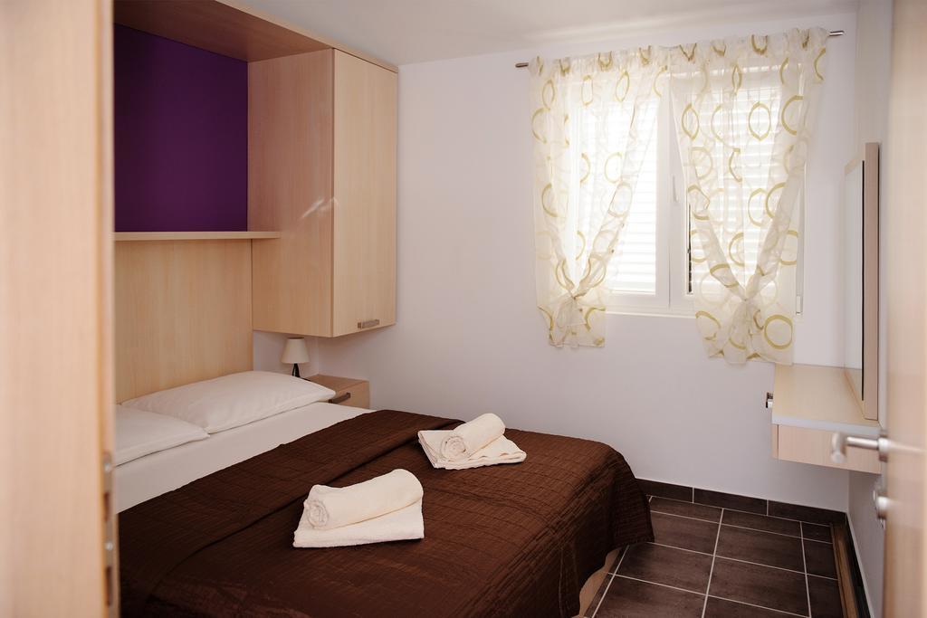 Apartments Zdenka Вінішчє Екстер'єр фото
